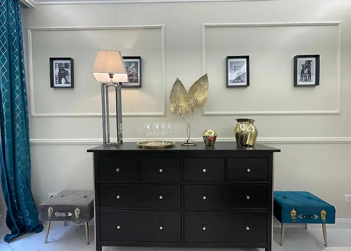 Spanish Steps Glamour & Sauna Luxury Apartment ****